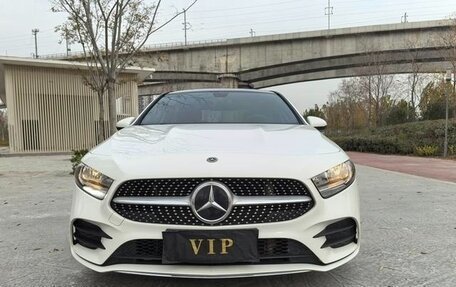 Mercedes-Benz A-Класс, 2021 год, 1 900 000 рублей, 1 фотография