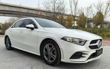 Mercedes-Benz A-Класс, 2021 год, 1 900 000 рублей, 3 фотография