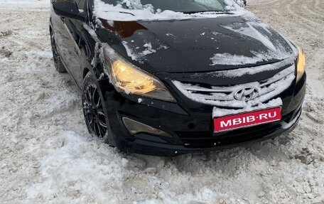 Hyundai Solaris II рестайлинг, 2015 год, 690 000 рублей, 1 фотография