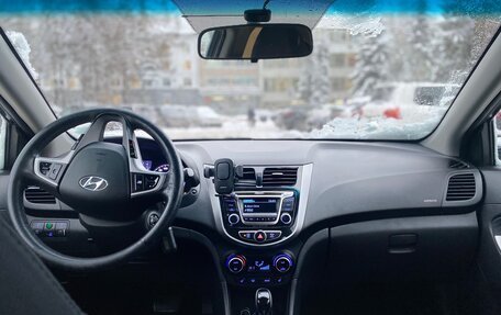 Hyundai Solaris II рестайлинг, 2015 год, 690 000 рублей, 7 фотография