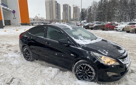 Hyundai Solaris II рестайлинг, 2015 год, 690 000 рублей, 2 фотография