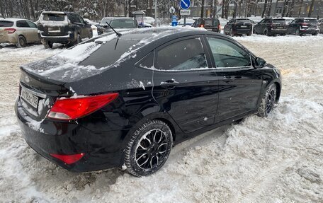 Hyundai Solaris II рестайлинг, 2015 год, 690 000 рублей, 3 фотография