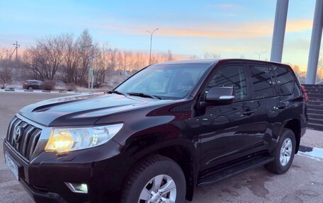 Toyota Land Cruiser Prado 150 рестайлинг 2, 2019 год, 4 990 000 рублей, 2 фотография