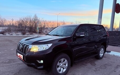 Toyota Land Cruiser Prado 150 рестайлинг 2, 2019 год, 4 990 000 рублей, 3 фотография