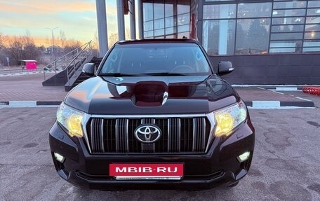 Toyota Land Cruiser Prado 150 рестайлинг 2, 2019 год, 4 990 000 рублей, 7 фотография