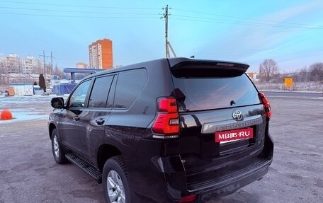 Toyota Land Cruiser Prado 150 рестайлинг 2, 2019 год, 4 990 000 рублей, 11 фотография