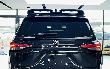 Toyota Sienna, 2025 год, 11 500 000 рублей, 7 фотография