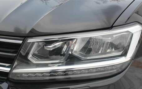 Volkswagen Tiguan II, 2018 год, 2 560 000 рублей, 9 фотография