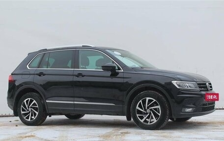 Volkswagen Tiguan II, 2018 год, 2 560 000 рублей, 3 фотография