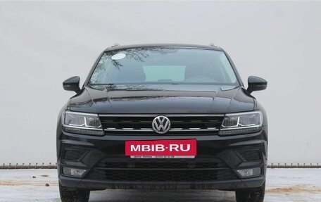 Volkswagen Tiguan II, 2018 год, 2 560 000 рублей, 2 фотография