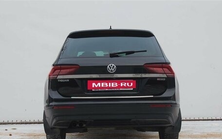 Volkswagen Tiguan II, 2018 год, 2 560 000 рублей, 6 фотография