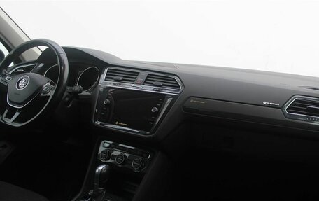 Volkswagen Tiguan II, 2018 год, 2 560 000 рублей, 14 фотография