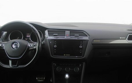 Volkswagen Tiguan II, 2018 год, 2 560 000 рублей, 15 фотография