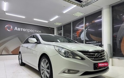Hyundai Sonata VI, 2011 год, 920 000 рублей, 1 фотография