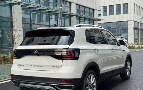 Volkswagen T-Cross I, 2022 год, 1 320 000 рублей, 7 фотография