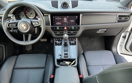 Porsche Macan I рестайлинг, 2025 год, 9 640 000 рублей, 7 фотография