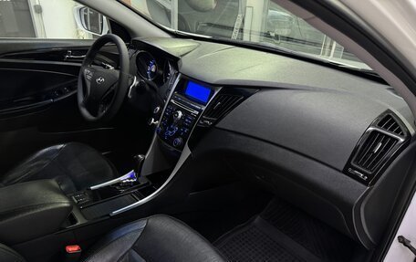 Hyundai Sonata VI, 2011 год, 920 000 рублей, 8 фотография