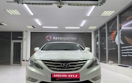Hyundai Sonata VI, 2011 год, 920 000 рублей, 2 фотография