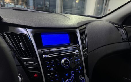 Hyundai Sonata VI, 2011 год, 920 000 рублей, 13 фотография