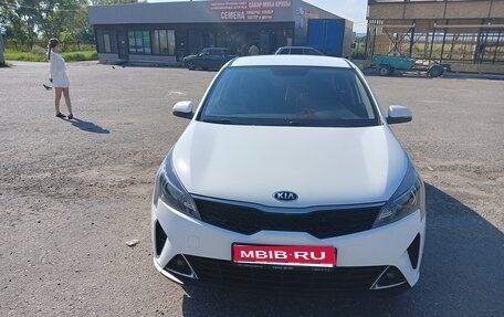 KIA Rio IV, 2020 год, 1 550 000 рублей, 1 фотография
