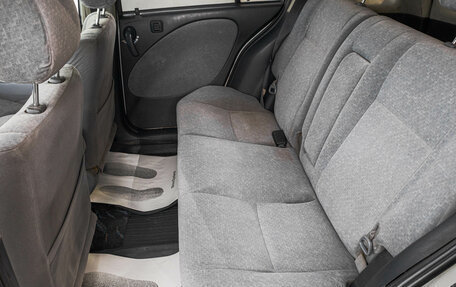 Toyota Raum I, 2001 год, 399 000 рублей, 17 фотография