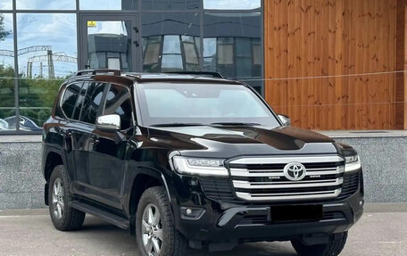 Toyota Land Cruiser, 2022 год, 40 385 800 рублей, 3 фотография