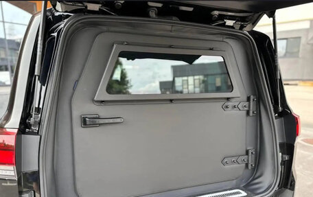 Toyota Land Cruiser, 2022 год, 40 385 800 рублей, 11 фотография