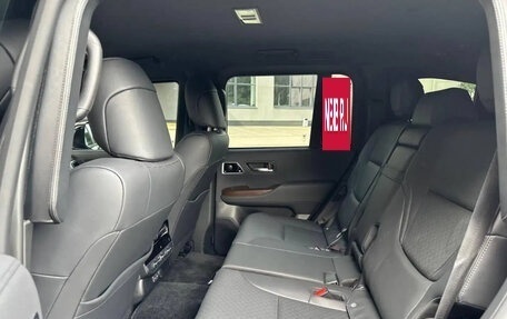 Toyota Land Cruiser, 2022 год, 40 385 800 рублей, 9 фотография