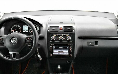 Volkswagen Touran III, 2013 год, 1 030 000 рублей, 5 фотография