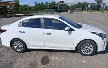 KIA Rio IV, 2020 год, 1 550 000 рублей, 2 фотография