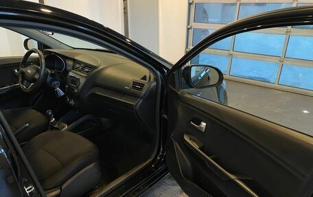 KIA Rio III рестайлинг, 2013 год, 795 000 рублей, 27 фотография