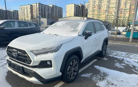 Toyota RAV4, 2025 год, 4 050 000 рублей, 2 фотография