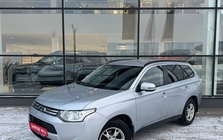 Mitsubishi Outlander III рестайлинг 3, 2013 год, 1 280 000 рублей, 1 фотография