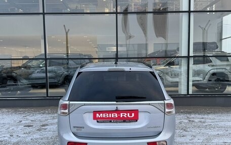 Mitsubishi Outlander III рестайлинг 3, 2013 год, 1 280 000 рублей, 6 фотография