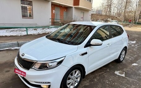 KIA Rio III рестайлинг, 2015 год, 985 000 рублей, 3 фотография