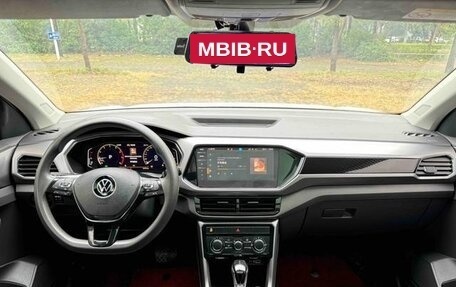 Volkswagen T-Cross I, 2022 год, 1 310 000 рублей, 17 фотография