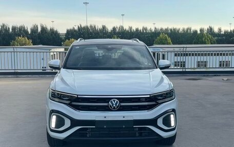 Volkswagen T-Roc I, 2022 год, 1 360 000 рублей, 2 фотография