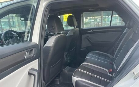 Volkswagen T-Roc I, 2022 год, 1 360 000 рублей, 8 фотография