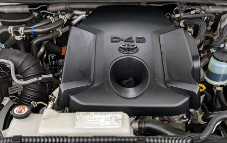 Toyota Land Cruiser Prado 150 рестайлинг 2, 2021 год, 6 400 000 рублей, 9 фотография