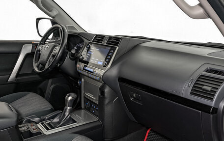 Toyota Land Cruiser Prado 150 рестайлинг 2, 2021 год, 6 400 000 рублей, 13 фотография