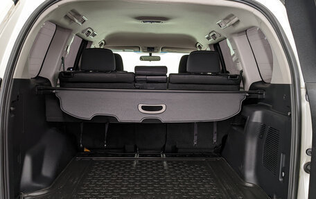 Toyota Land Cruiser Prado 150 рестайлинг 2, 2021 год, 6 400 000 рублей, 10 фотография