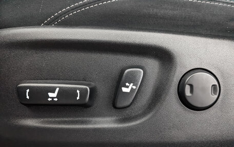 Toyota Land Cruiser Prado 150 рестайлинг 2, 2021 год, 6 400 000 рублей, 27 фотография