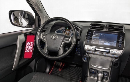 Toyota Land Cruiser Prado 150 рестайлинг 2, 2021 год, 6 400 000 рублей, 29 фотография