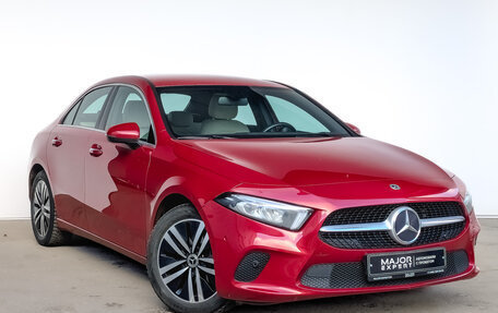 Mercedes-Benz A-Класс, 2020 год, 2 800 000 рублей, 3 фотография