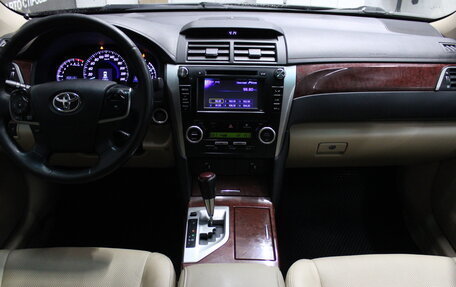 Toyota Camry, 2014 год, 1 873 000 рублей, 6 фотография