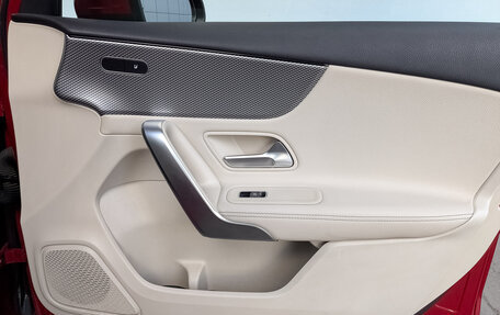 Mercedes-Benz A-Класс, 2020 год, 2 800 000 рублей, 24 фотография