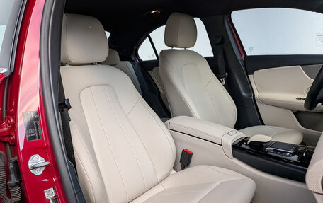 Mercedes-Benz A-Класс, 2020 год, 2 800 000 рублей, 23 фотография