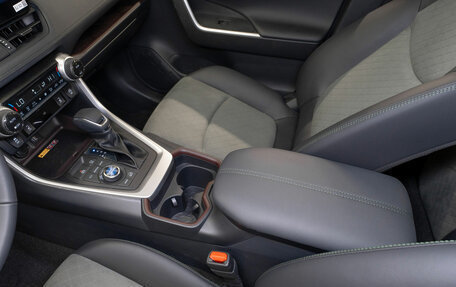 Toyota RAV4, 2025 год, 4 450 000 рублей, 18 фотография