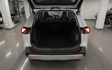 Toyota RAV4, 2025 год, 4 450 000 рублей, 24 фотография