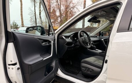 Toyota RAV4, 2025 год, 3 950 000 рублей, 12 фотография